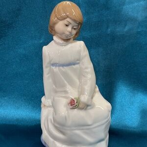 Enrique G Nadal Collection Porcelain Figurine Girl Sitting Holding a Rose 1986